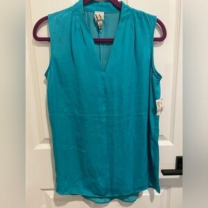NWT Women’s Worthington v-neck, sleeveless dressy blouse, Small